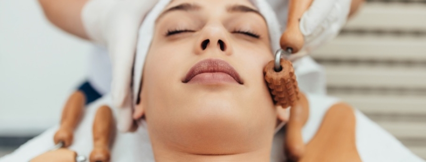 ¿Es la maderoterapia facial adecuada para ti? Descúbrelo aquí