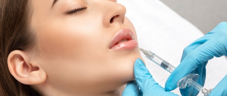 aumento de labios muy finos